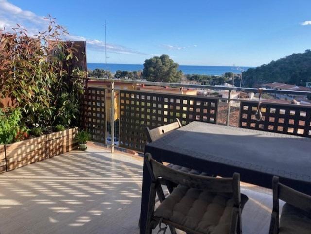 Apartamento Con Vistas Al Mar Castelldefels Exterior foto